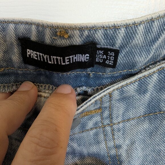 NWT | PRETTY LITTLE THING | High Waist Seam Detail Mom Jeans | BLEACH WASH | 10 - Picture 12 of 14